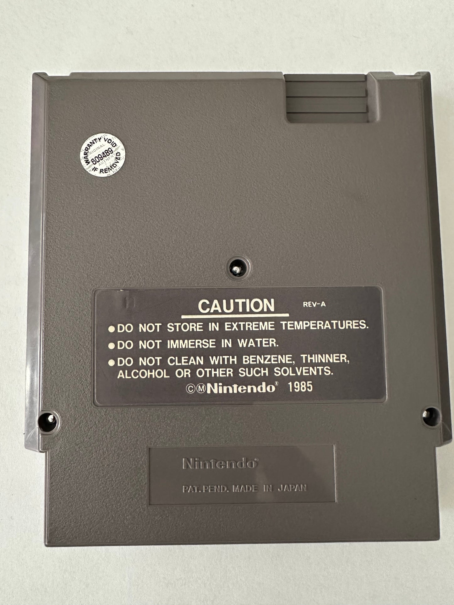 Fester’s quest for the Nintendo NES. Game only.